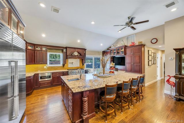 158 South Street, Manorville, NY 11949