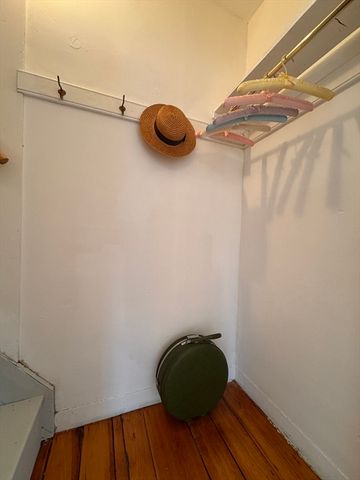 68 Cottage 68, Newton, MA 02464