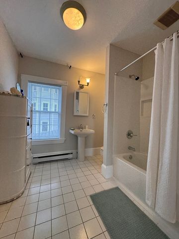 68 Cottage 68, Newton, MA 02464