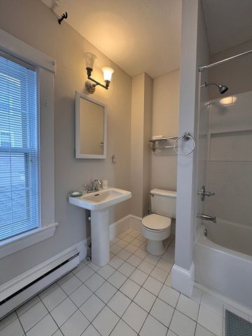 68 Cottage 68, Newton, MA 02464