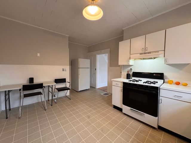 68 Cottage 68, Newton, MA 02464