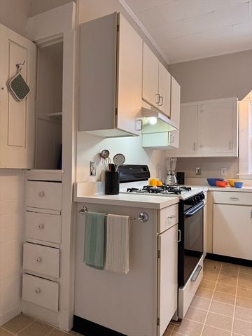 68 Cottage 68, Newton, MA 02464