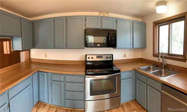 490 W Coyote Drive, Silverthorne, CO 80498