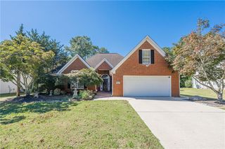 2915 Meadow Gate Way, Loganville, GA 30052