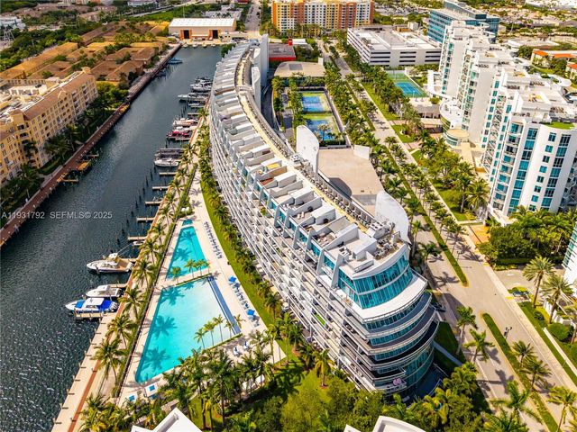 2950 NE 188th St 225, Aventura, FL 33180