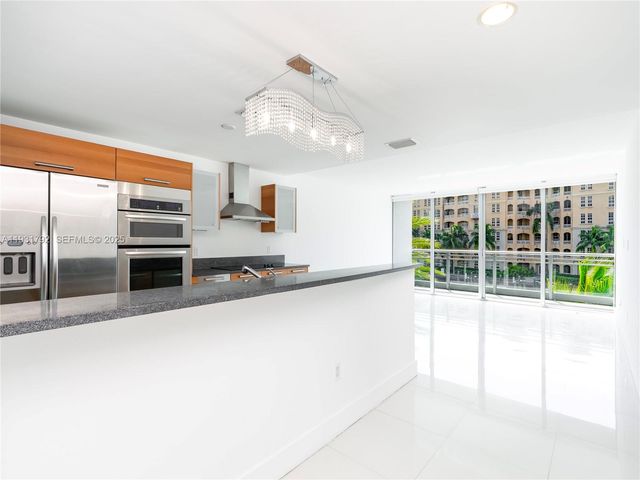 2950 NE 188th St 225, Aventura, FL 33180