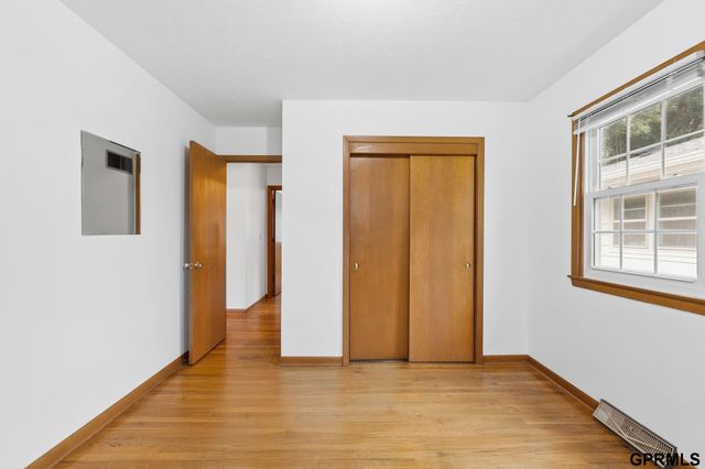 2510 S 49th Street, Omaha, NE 68106