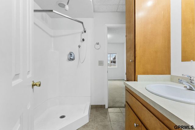 2510 S 49th Street, Omaha, NE 68106