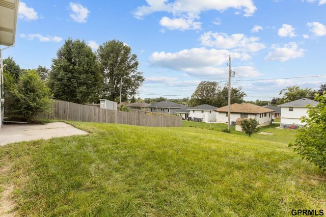 2510 S 49th Street, Omaha, NE 68106