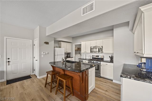 8250 North Grand Canyon Drive 1076, Las Vegas, NV 89166