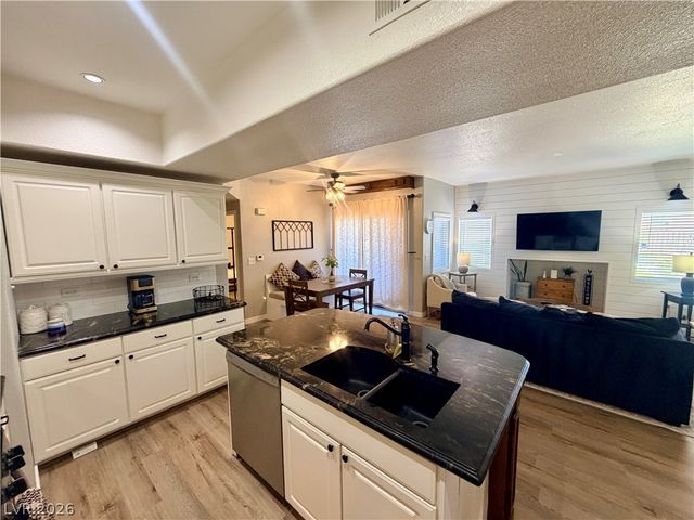 8250 North Grand Canyon Drive 1076, Las Vegas, NV 89166