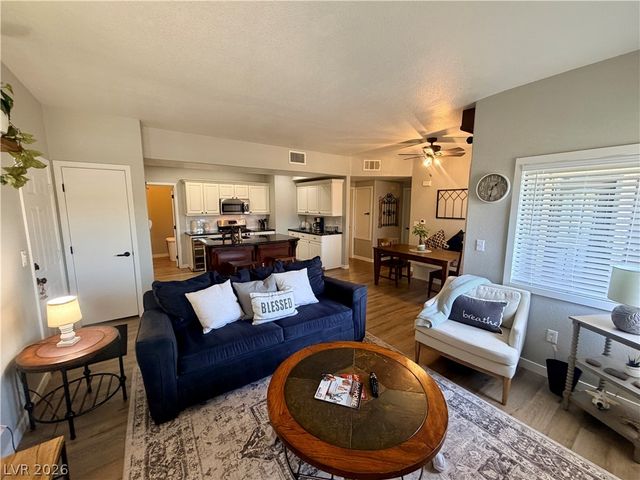 8250 North Grand Canyon Drive 1076, Las Vegas, NV 89166