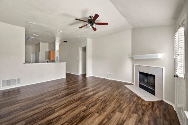 812 Sierra Circle, Burleson, TX 76028