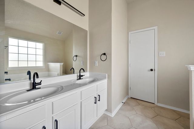 812 Sierra Circle, Burleson, TX 76028