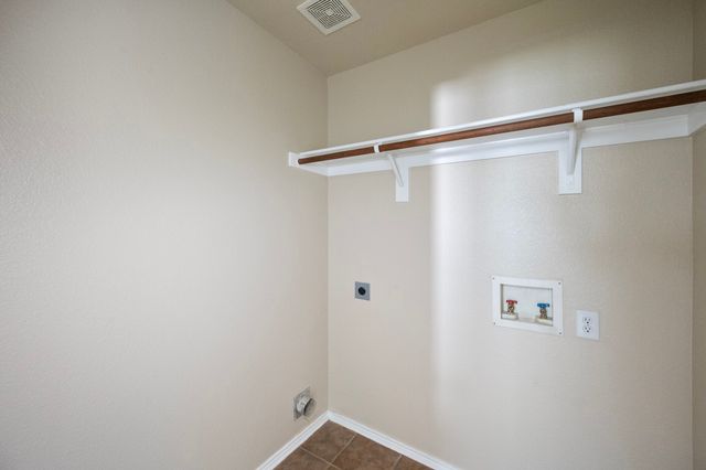 812 Sierra Circle, Burleson, TX 76028