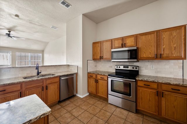 812 Sierra Circle, Burleson, TX 76028