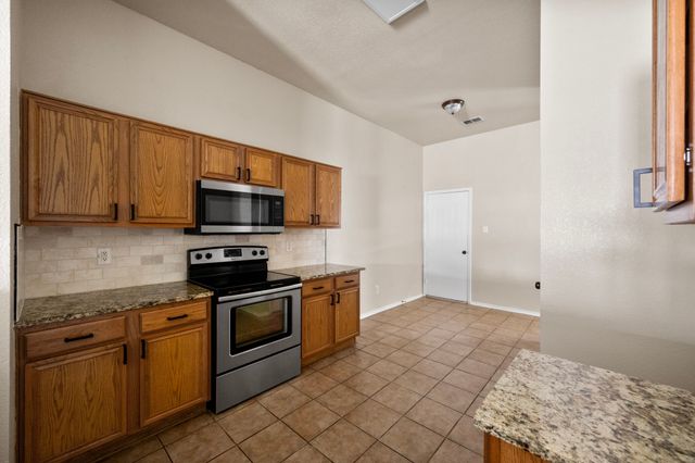 812 Sierra Circle, Burleson, TX 76028