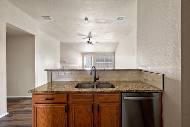 812 Sierra Circle, Burleson, TX 76028