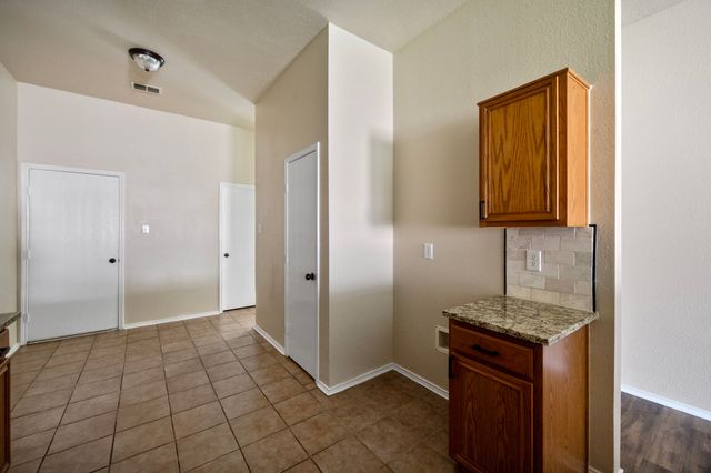 812 Sierra Circle, Burleson, TX 76028