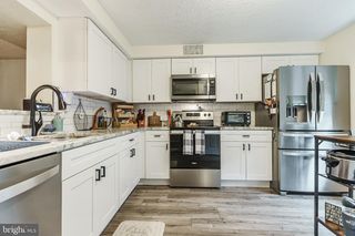 2 WATERVIEW CT, Marlton, NJ 08053