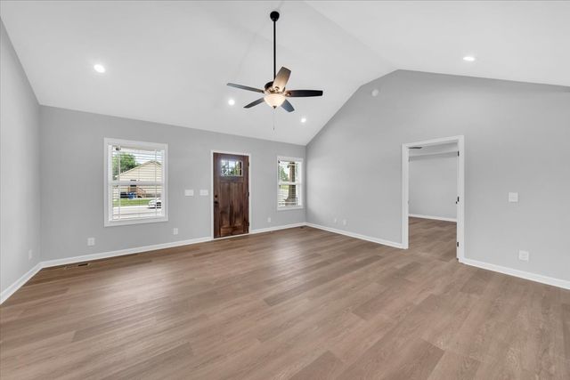 105 Demombreum Circle, Shelbyville, TN 37160
