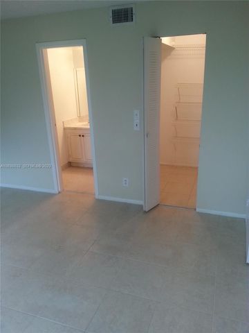 8411 Lagos De Campo Boulevard 303U, Tamarac, FL 33321