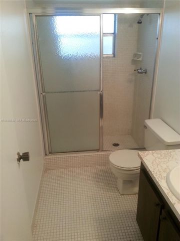 8411 Lagos De Campo Boulevard 303U, Tamarac, FL 33321