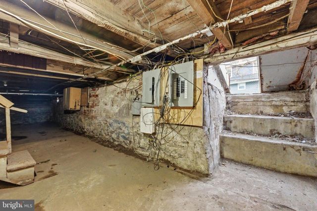 9-11 W MONROE ST, Mount Holly, NJ 08060