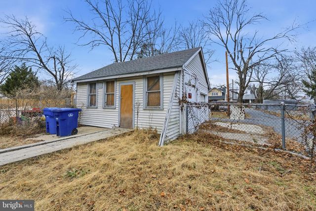 9-11 W MONROE ST, Mount Holly, NJ 08060