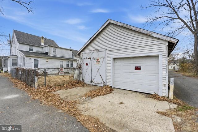 9-11 W MONROE ST, Mount Holly, NJ 08060