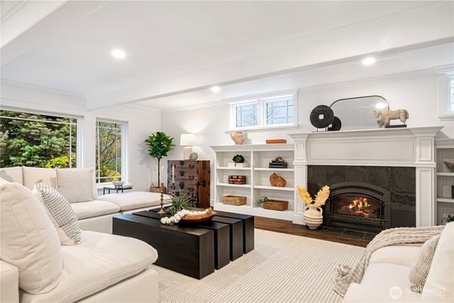 15810 SE 13th St, Bellevue, WA 98008