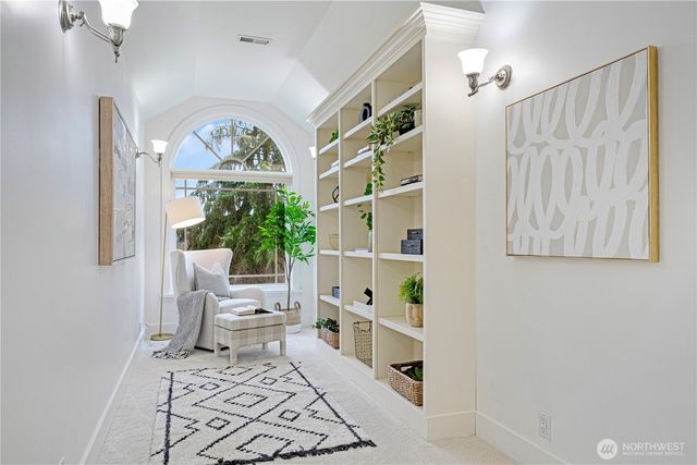 15810 SE 13th St, Bellevue, WA 98008