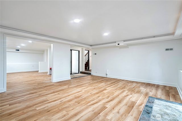 15810 SE 13th St, Bellevue, WA 98008