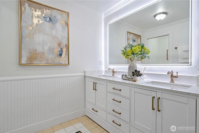 15810 SE 13th St, Bellevue, WA 98008