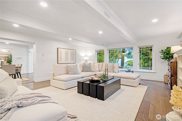 15810 SE 13th St, Bellevue, WA 98008