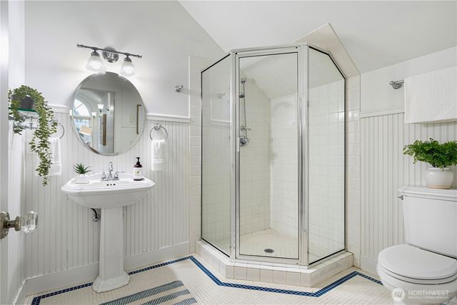 15810 SE 13th St, Bellevue, WA 98008