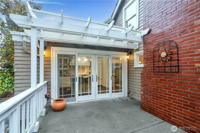 15810 SE 13th St, Bellevue, WA 98008