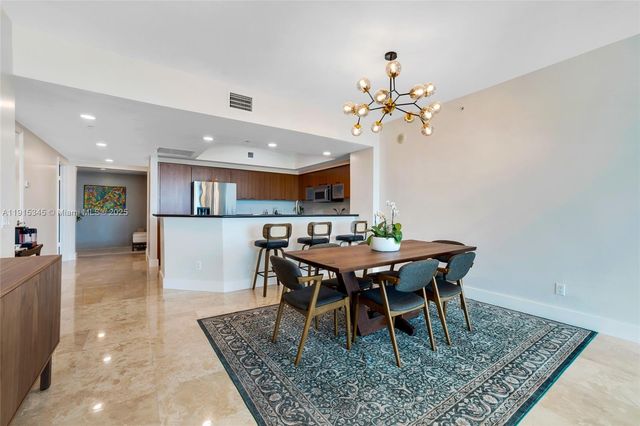 14951 Royal Oaks Ln 901, North Miami, FL 33181