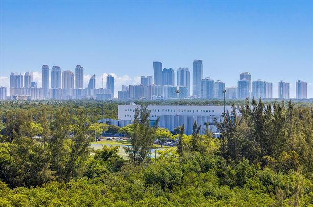 14951 Royal Oaks Ln 901, North Miami, FL 33181