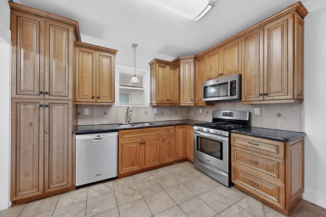 2009 Berwick Avenue, Dallas, TX 75203