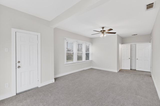 2009 Berwick Avenue, Dallas, TX 75203