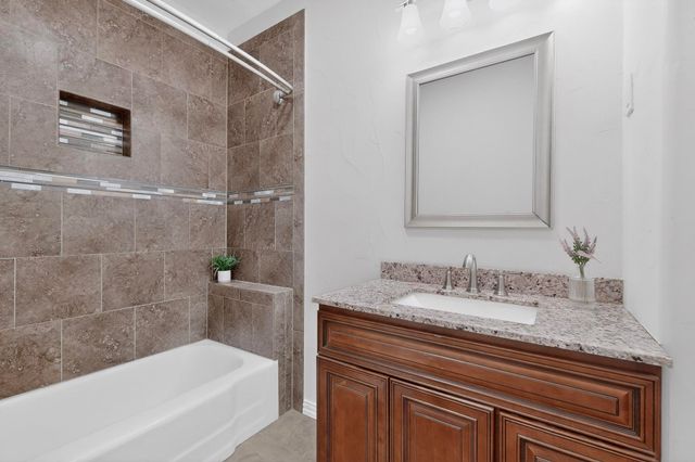 2009 Berwick Avenue, Dallas, TX 75203