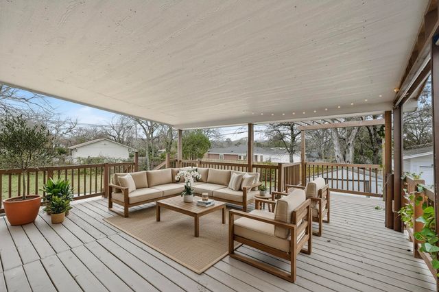 2009 Berwick Avenue, Dallas, TX 75203