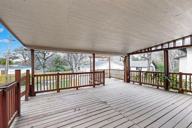 2009 Berwick Avenue, Dallas, TX 75203