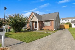11 Pointe Way, Cartersville, GA 30120