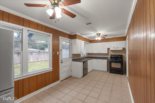 1909 Rodney Street, Bossier City, LA 71112