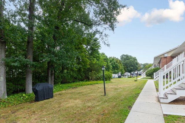 72 Renwick Rd B, Wakefield, MA 01880