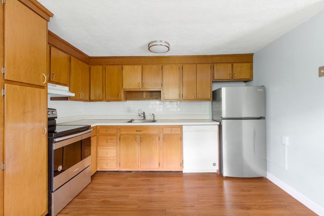 72 Renwick Rd B, Wakefield, MA 01880