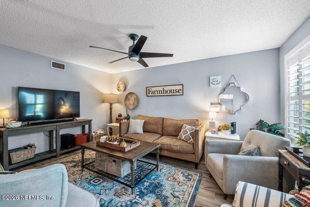 328 N RIDGE Drive, Fleming Island, FL 32003