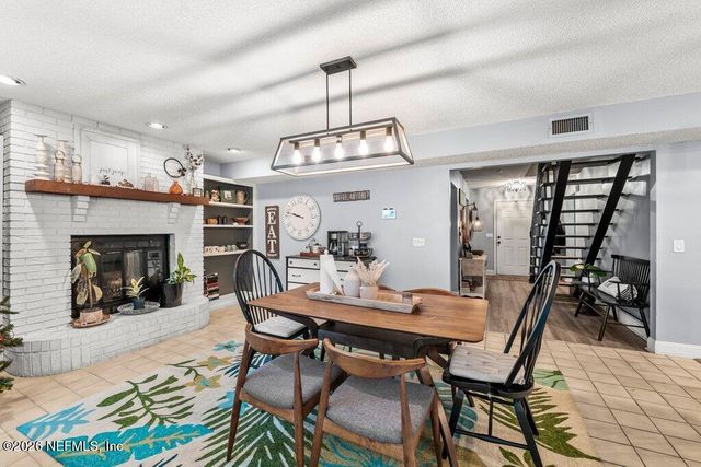 328 N RIDGE Drive, Fleming Island, FL 32003